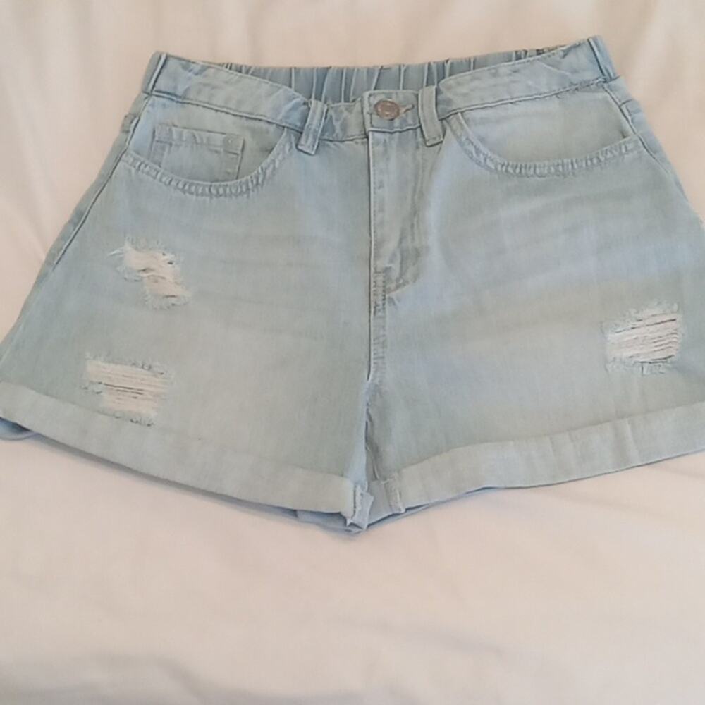 YMI Dream Women's lite washed denim distressed cuffed Large Shorts. FESTIVAL
